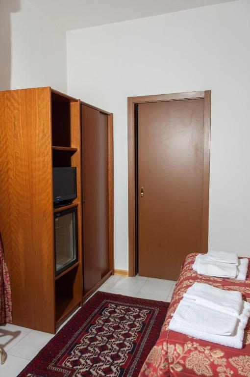 Vip Hotel Πιατσέντζα Εξωτερικό φωτογραφία