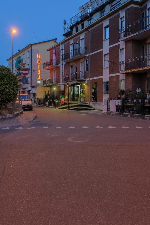 Vip Hotel Πιατσέντζα Εξωτερικό φωτογραφία